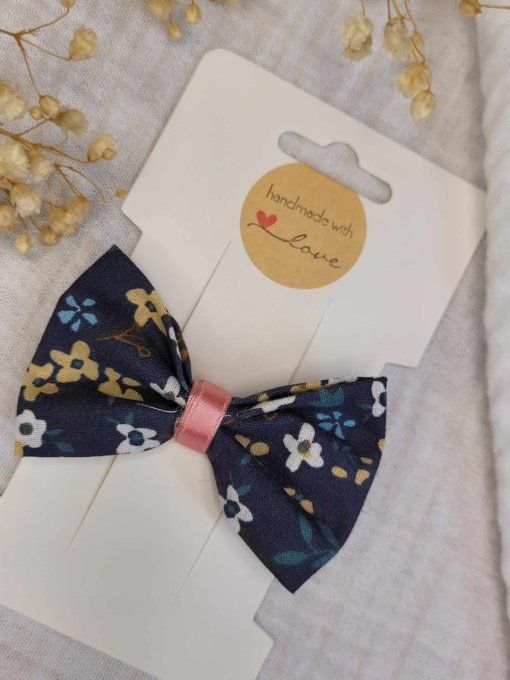 Barrette fleur bleu