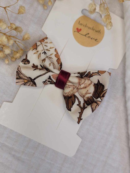Barrette fleur bordeau
