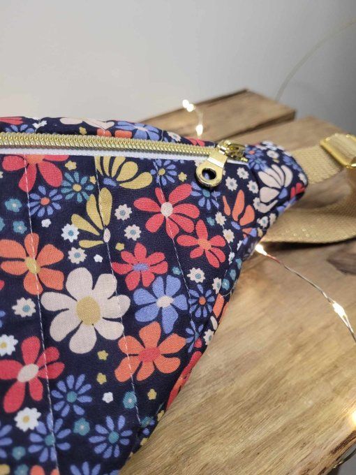 Sac banane matelassé fleurs