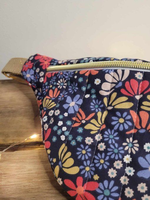 Sac banane matelassé fleurs